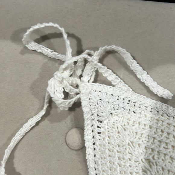 yarn top with adjustable strings on neck and back padded cups - Picture 2 of 4